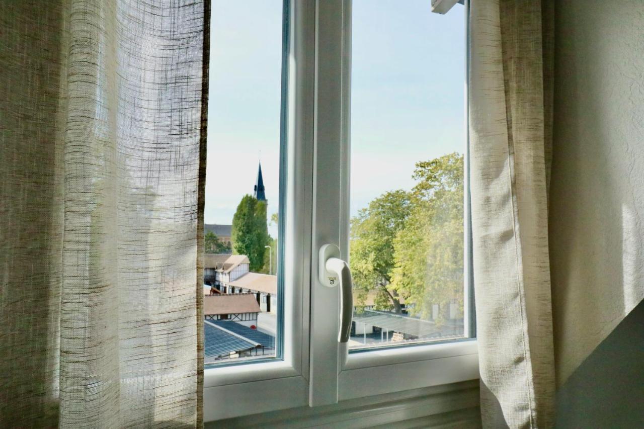 Appartement De L'Hippodrome Avec Deux Chambres Deauville Eksteriør billede