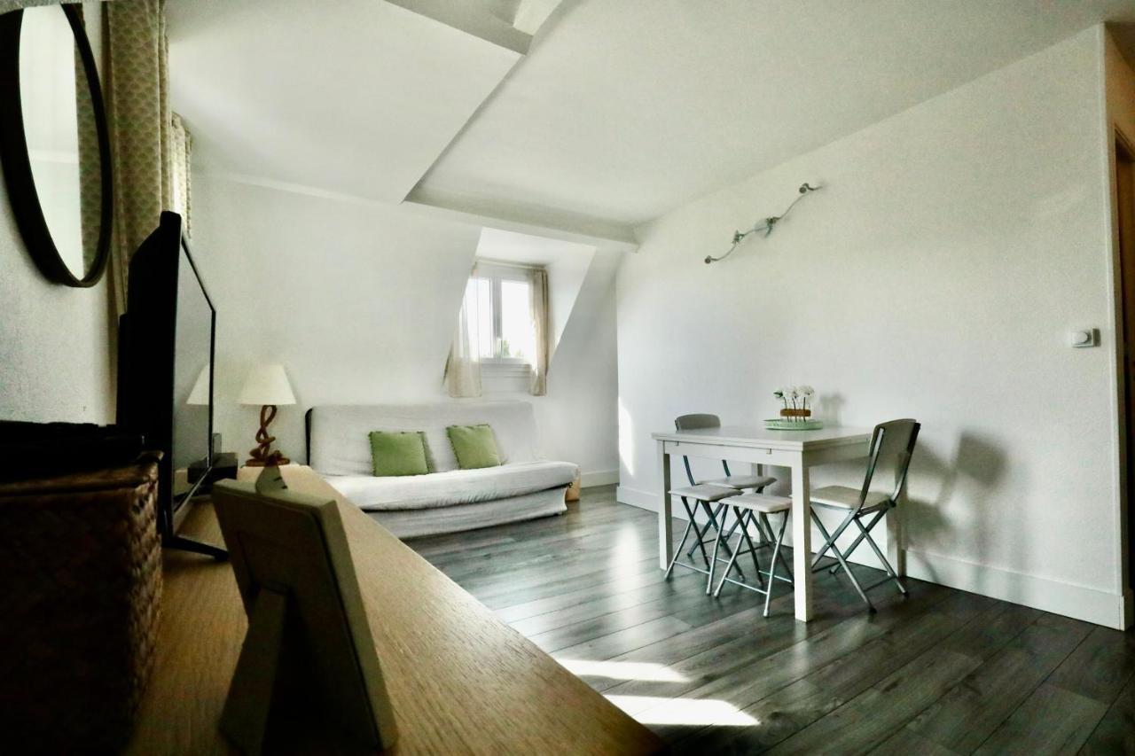 Appartement De L'Hippodrome Avec Deux Chambres Deauville Eksteriør billede